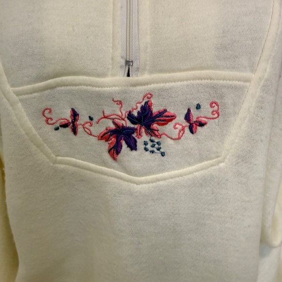 Vintage 90s Cream Embroidered Quarter-Zip Fleece Sweatshirt - Picture 7 of 8